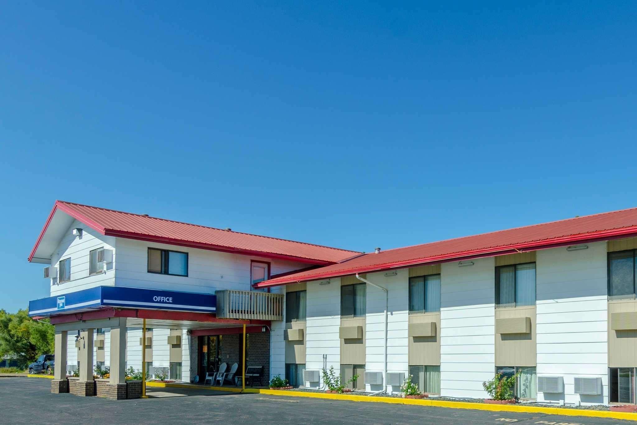Rodeway Inn Mitchell Exterior photo